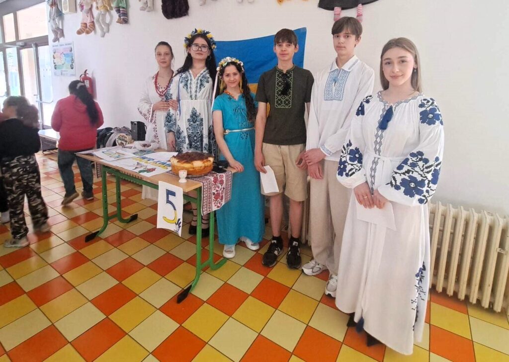 MULTIKULTURNÍ DEN MULTIKULTURNÍ DEN